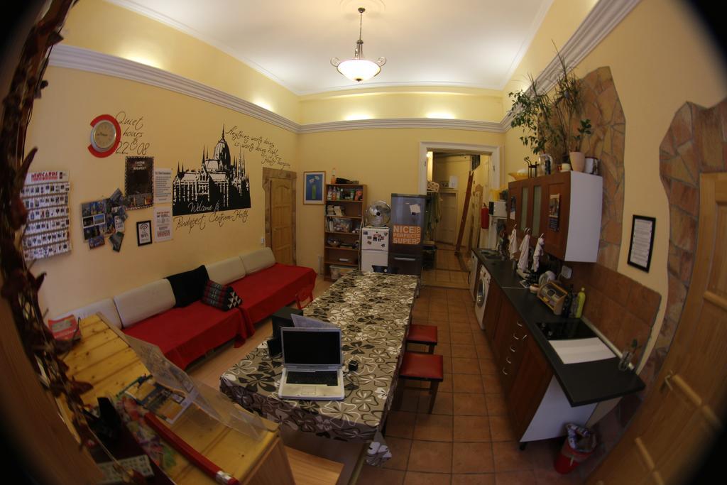 Budapest Centrum Cozy Hostel Budapeste Exterior foto